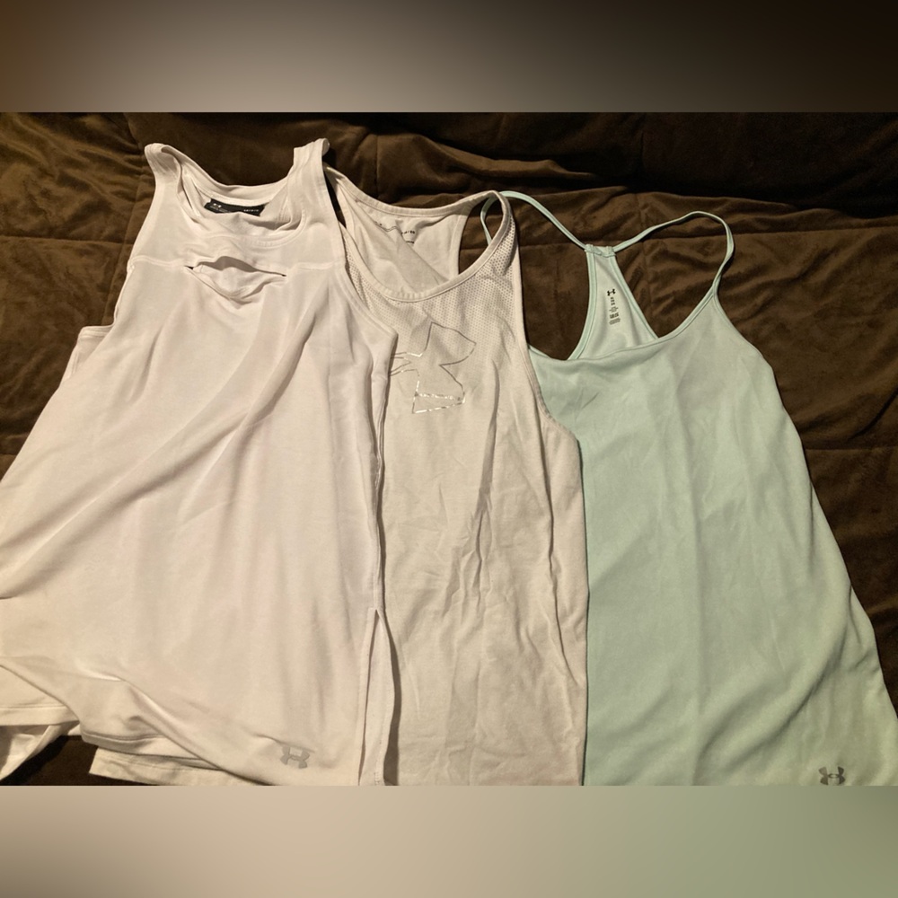 Under Armour Women's White and light greenTank Tops, size large and XL, comfy